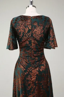 Vestido de dama de honra longo de pescoço quadrado verde escuro com mangas curtas