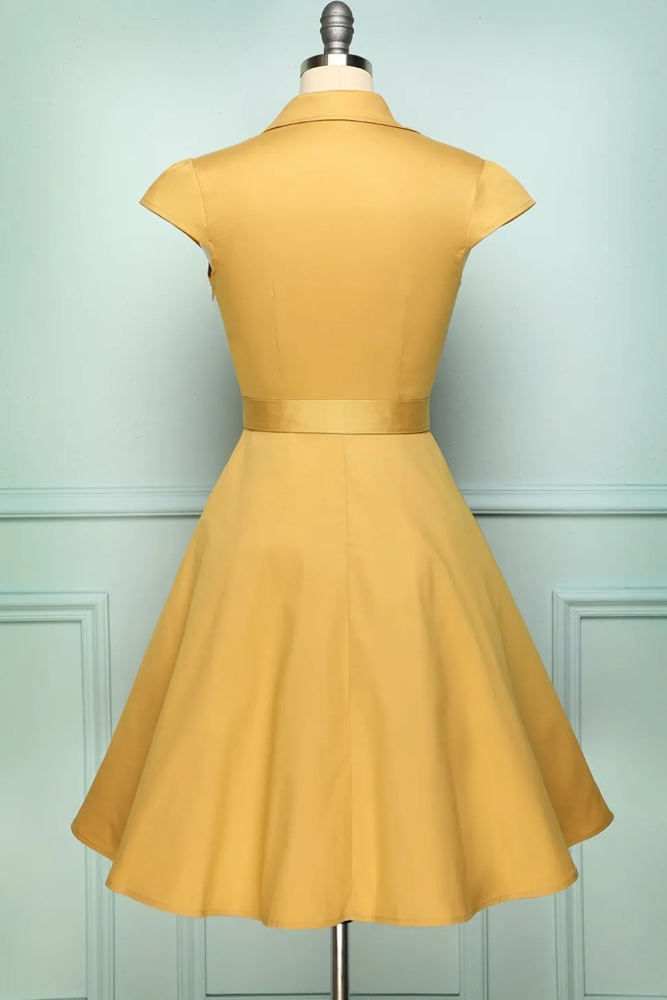 Vestido de década de 1950 amarelo
