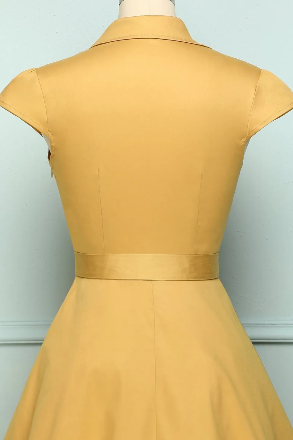Vestido de década de 1950 amarelo