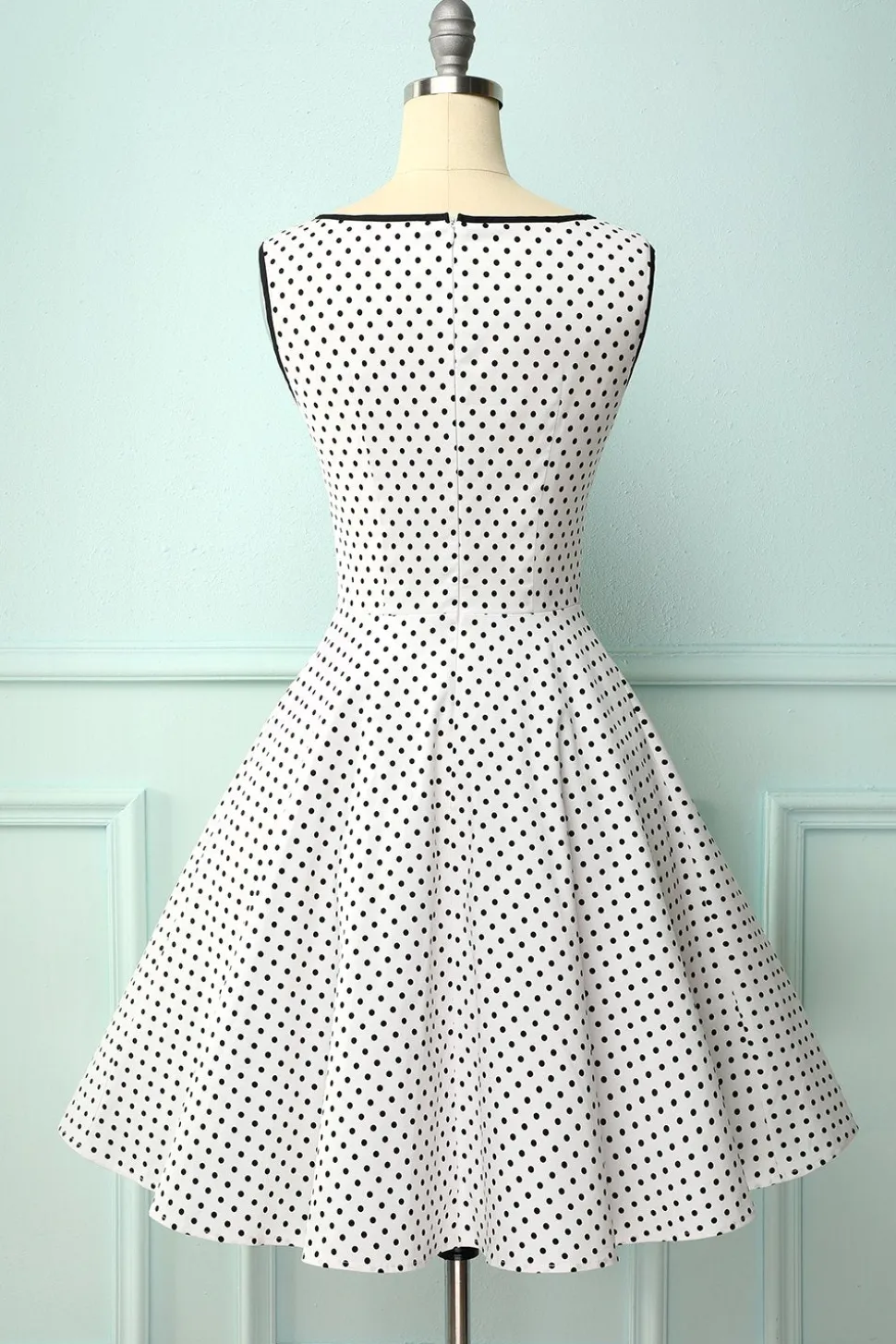 Vestido de duas peças falsificado