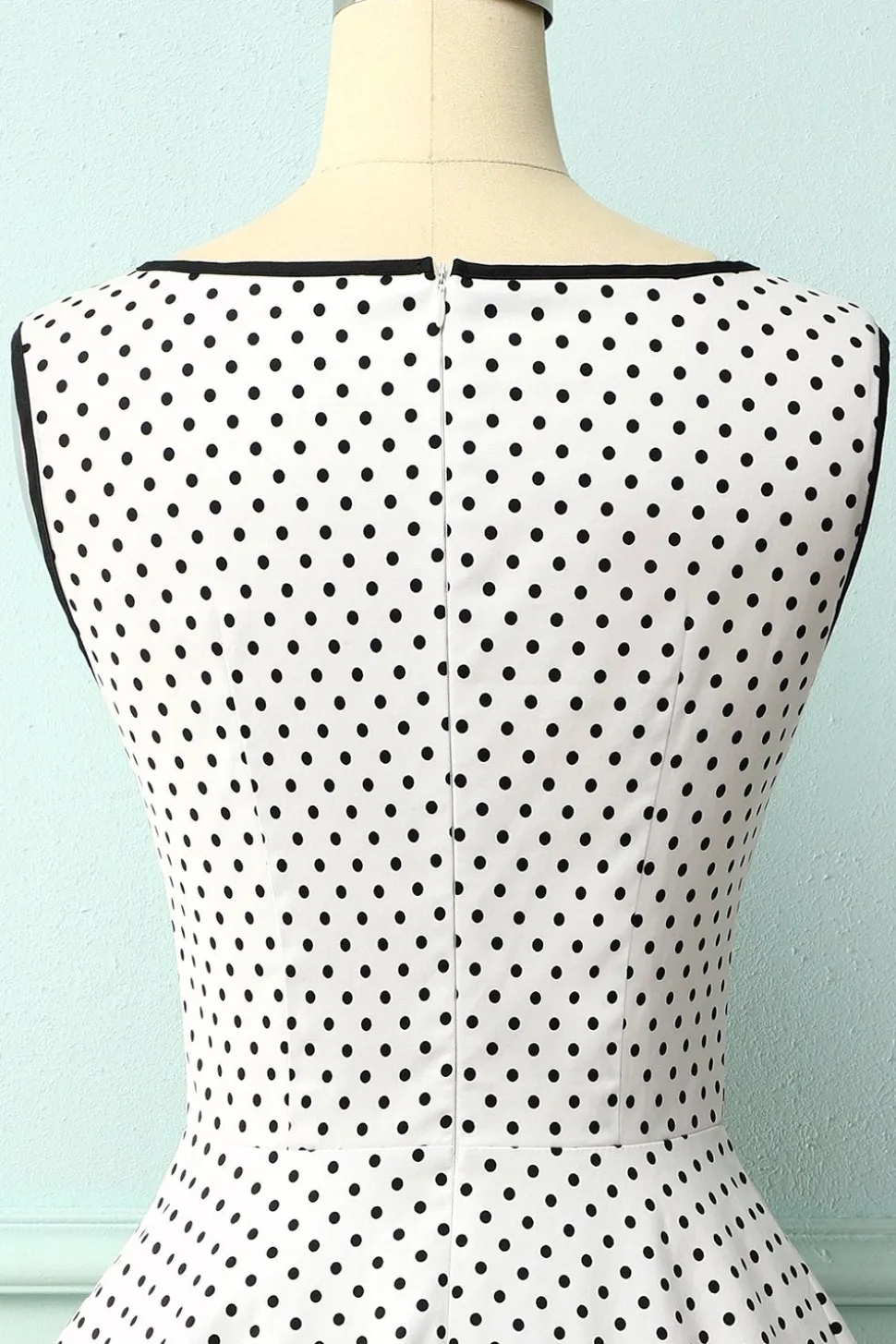 Vestido de duas peças falsificado