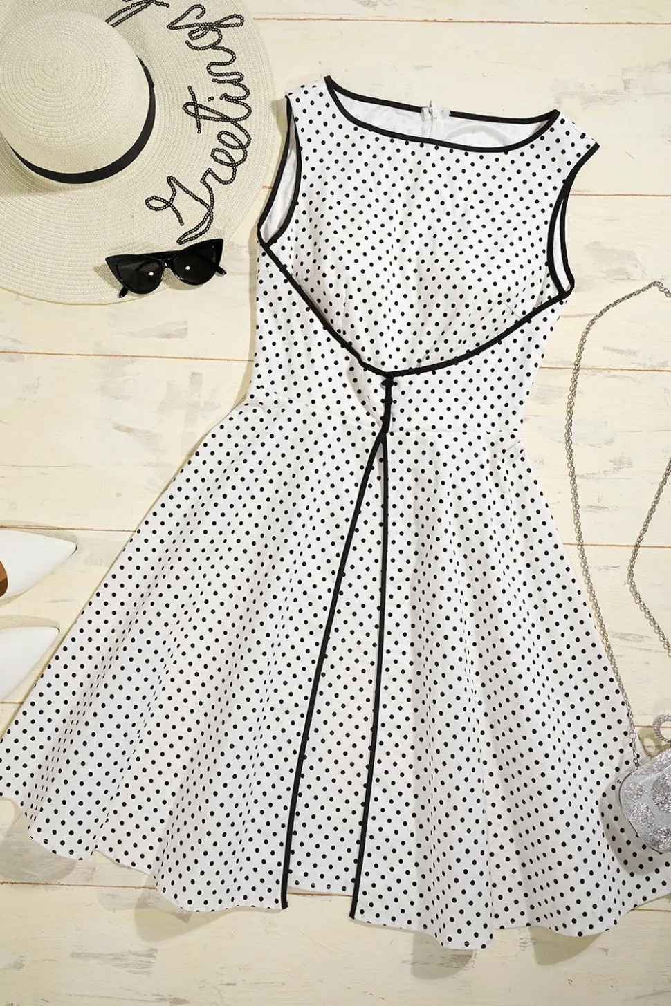 Vestido de duas peças falsificado
