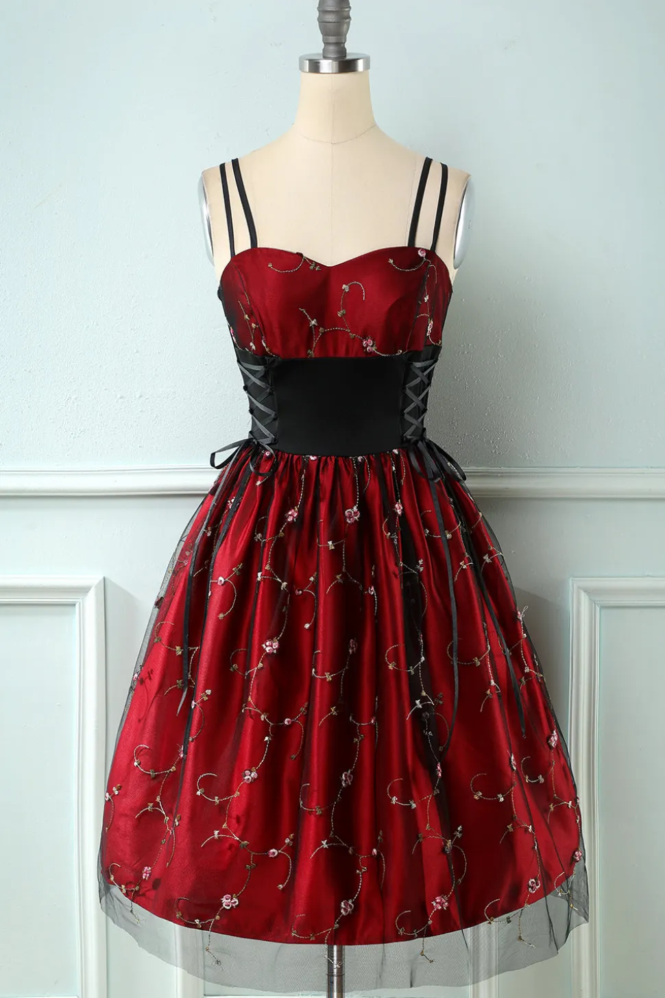 Vestido de estilo retro bordado da Borgonha