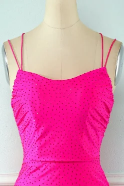 Vestido de festa apertado rosa com renda