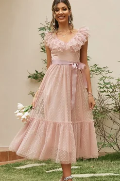 Vestido de festa com cinto rosa folhos