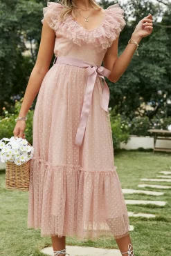 Vestido de festa com cinto rosa folhos
