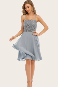 Vestido de festa curto de missangas cinzentas