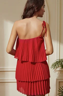 Vestido de festa curto vermelho de um ombro plissado bainha em camadas