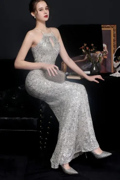 Vestido de festa de lantejoulas halter de prata