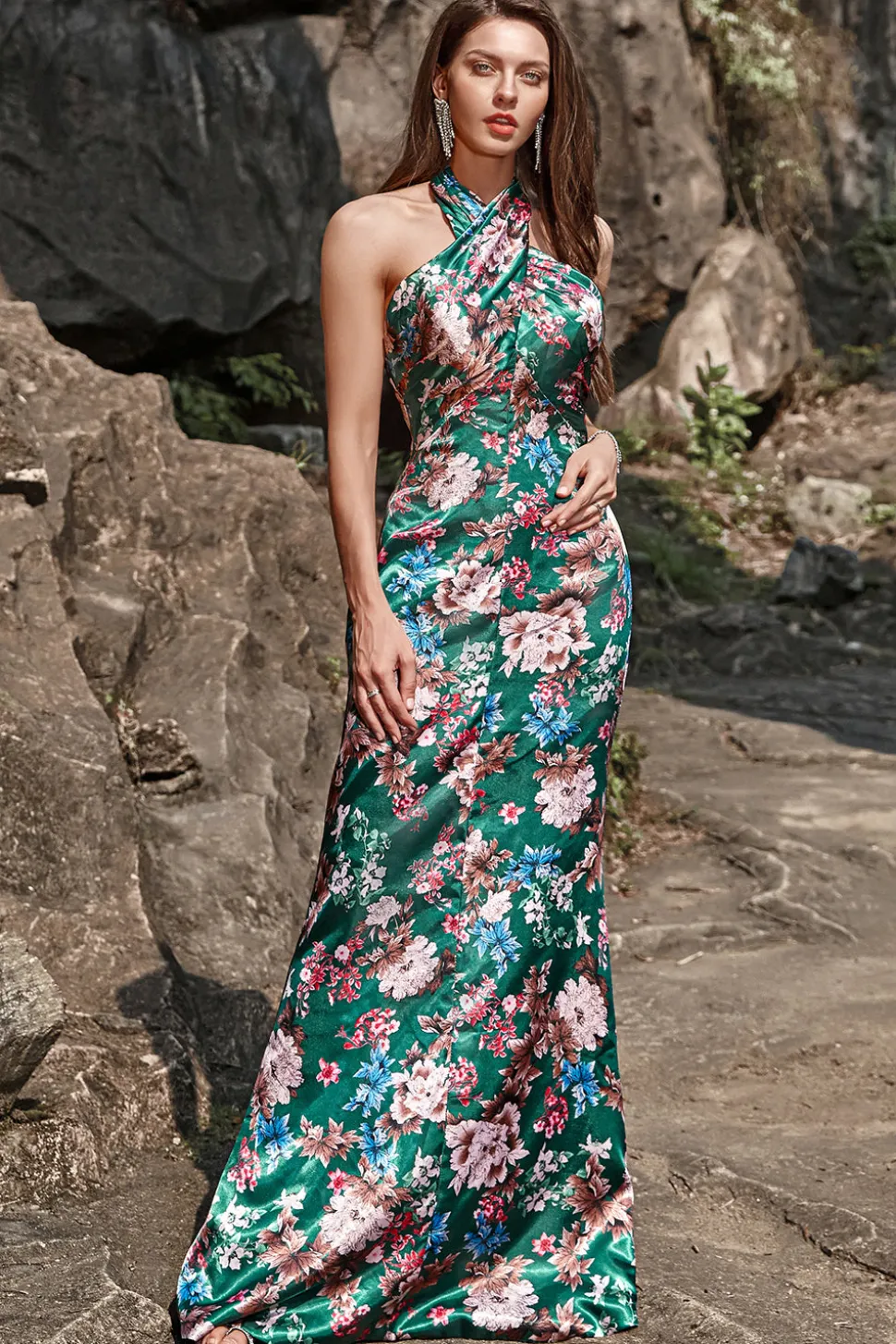 Vestido de Festa Halter Flores Sem Mangas