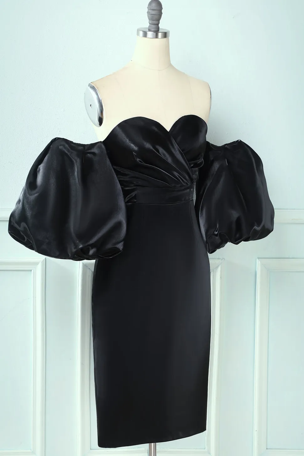Vestido de festa preto sem ombro