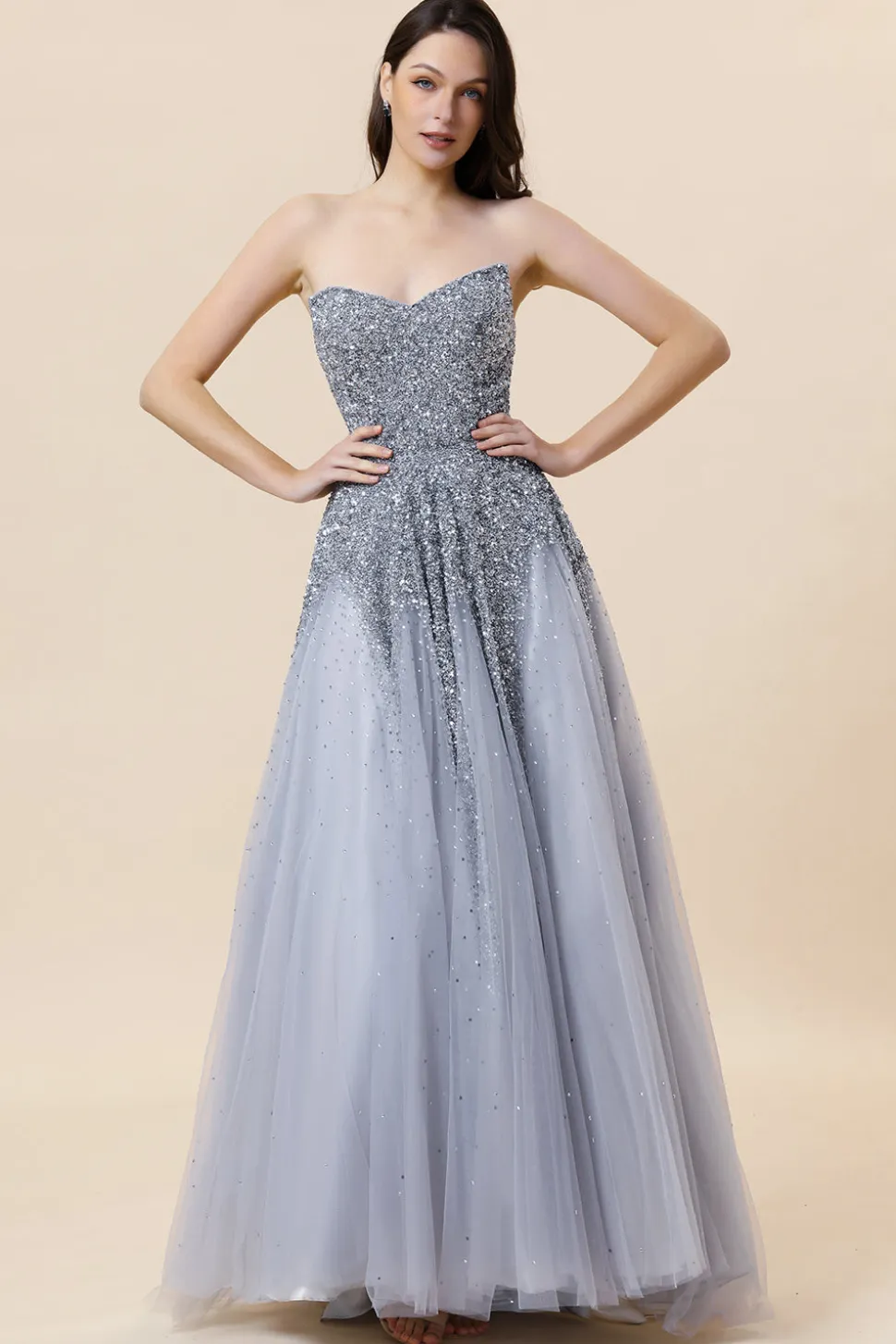 Vestido de Festa Tule Cinza Sem Mangas