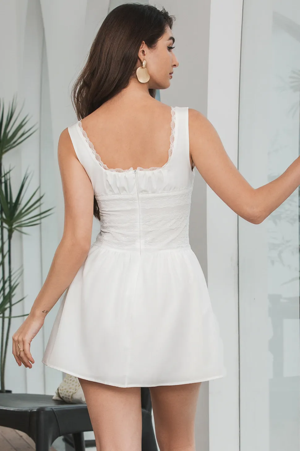Vestido de formatura curto branco A-Line com renda
