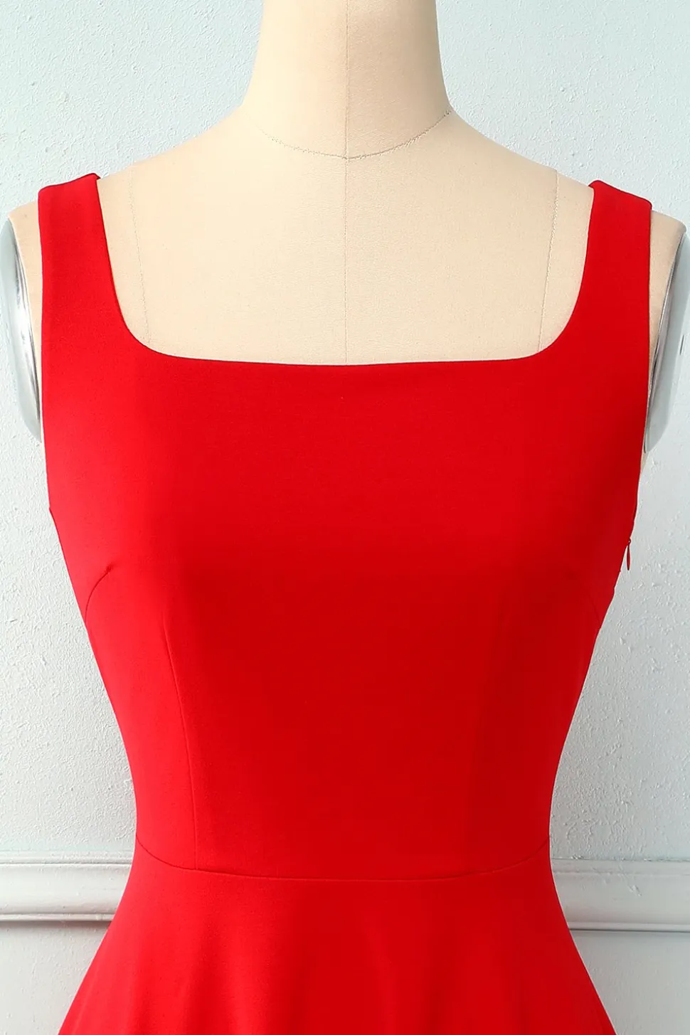 Vestido de gola quadrada vermelha