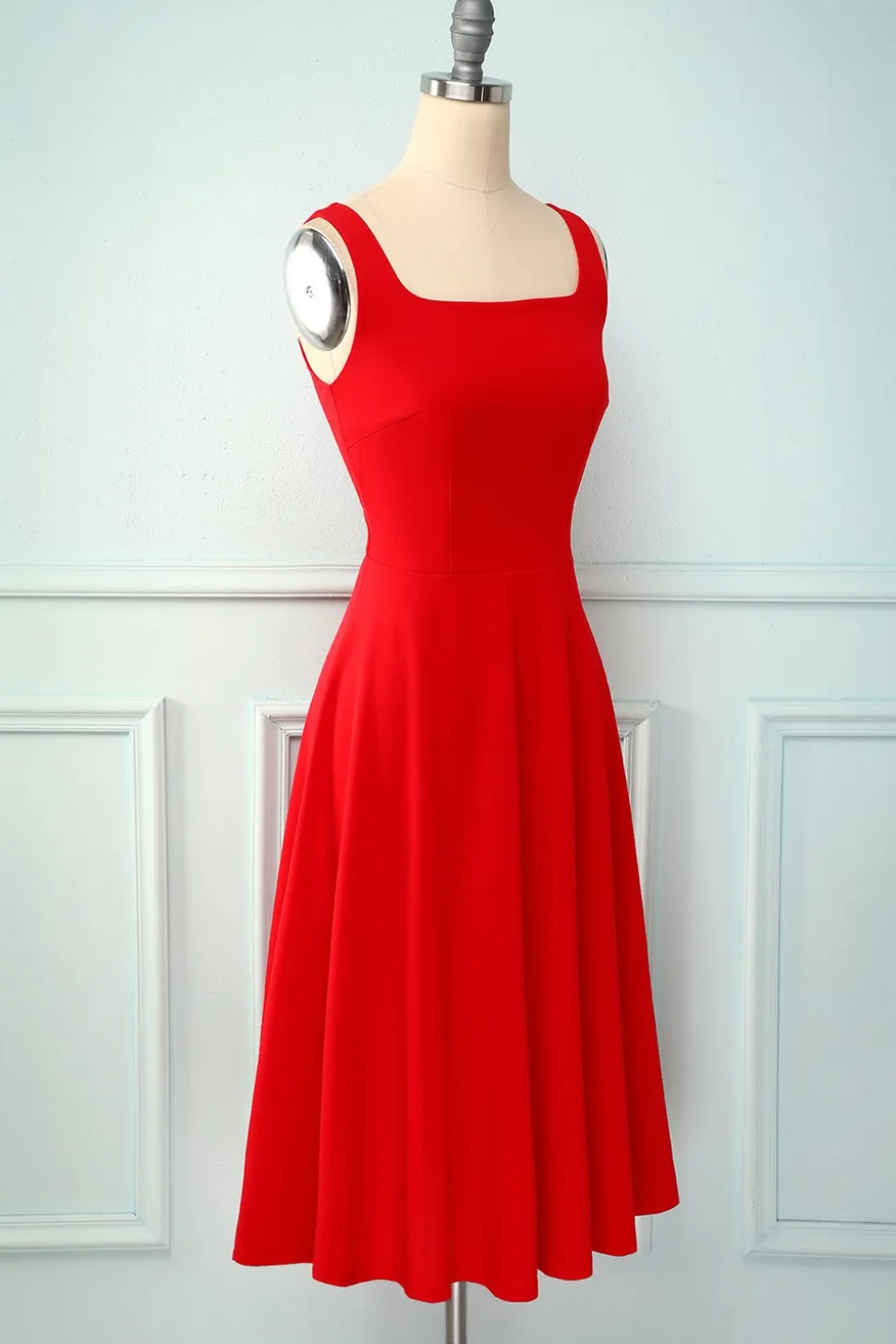 Vestido de gola quadrada vermelha