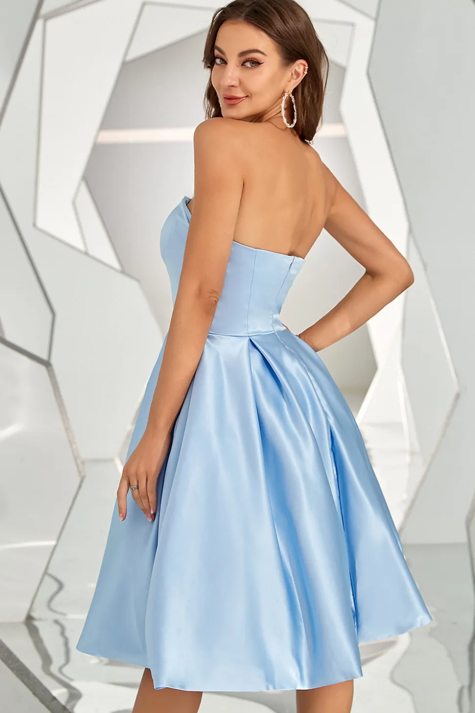Vestido de homecoming sem alças azul céu