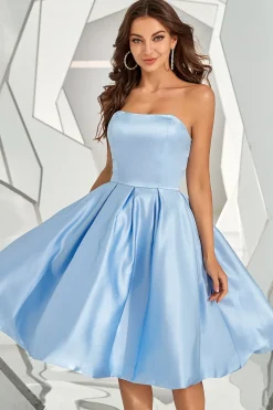 Vestido de homecoming sem alças azul céu