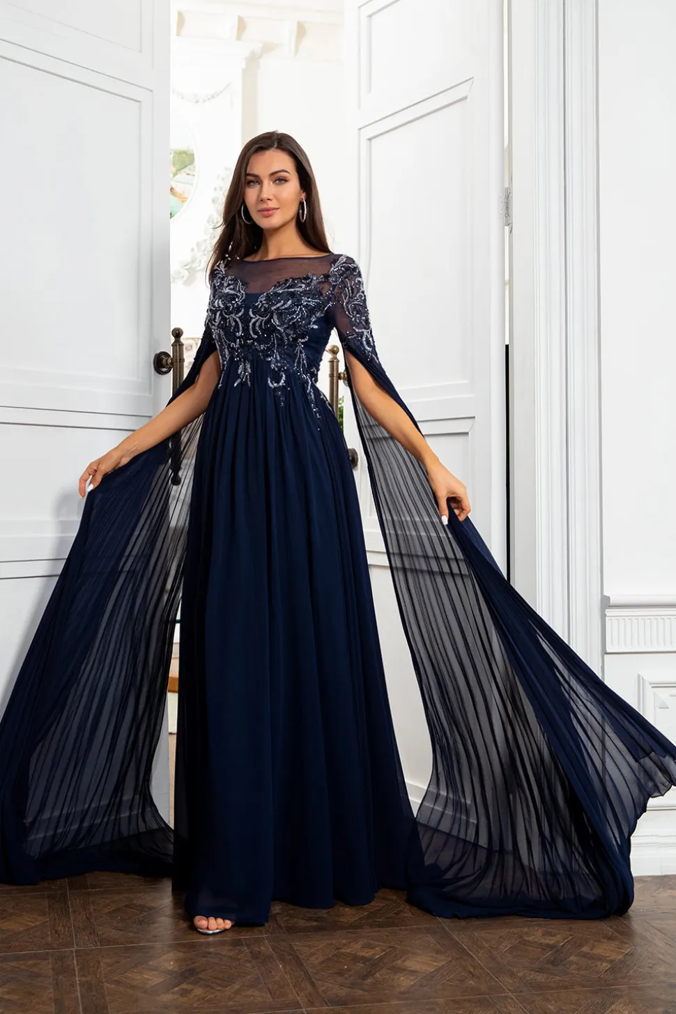 Vestido de mãe da marinha com apliques