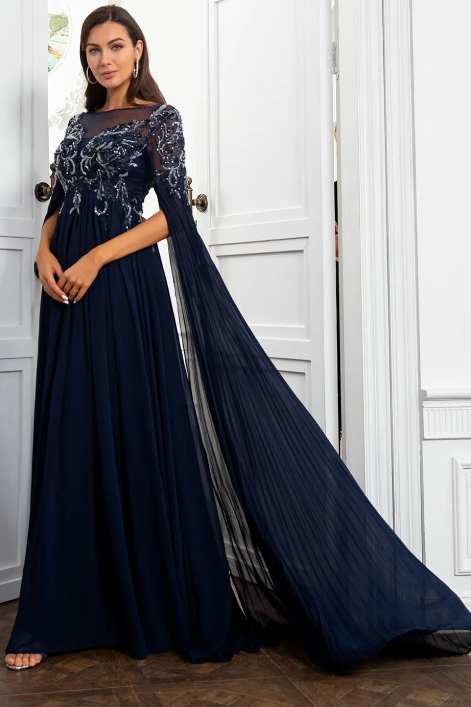 Vestido de mãe da marinha com apliques