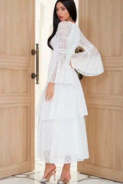 Vestido de mãe de renda branca de joia com mangas queimadas