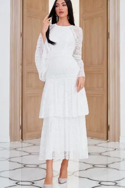 Vestido de mãe de renda branca de joia com mangas queimadas