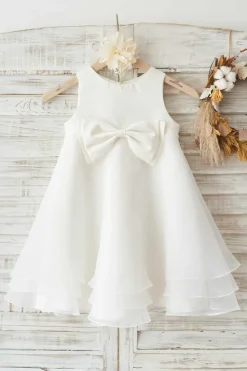 Vestido de menina flor branca de joia com bowknot