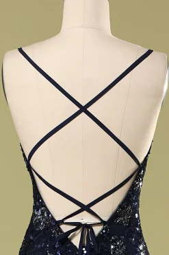 Vestido de noite azul marinho com lantejoulas