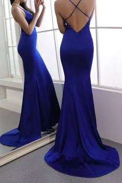 Vestido de noite de cetim azul royal