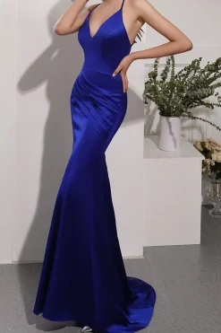 Vestido de noite de cetim azul royal
