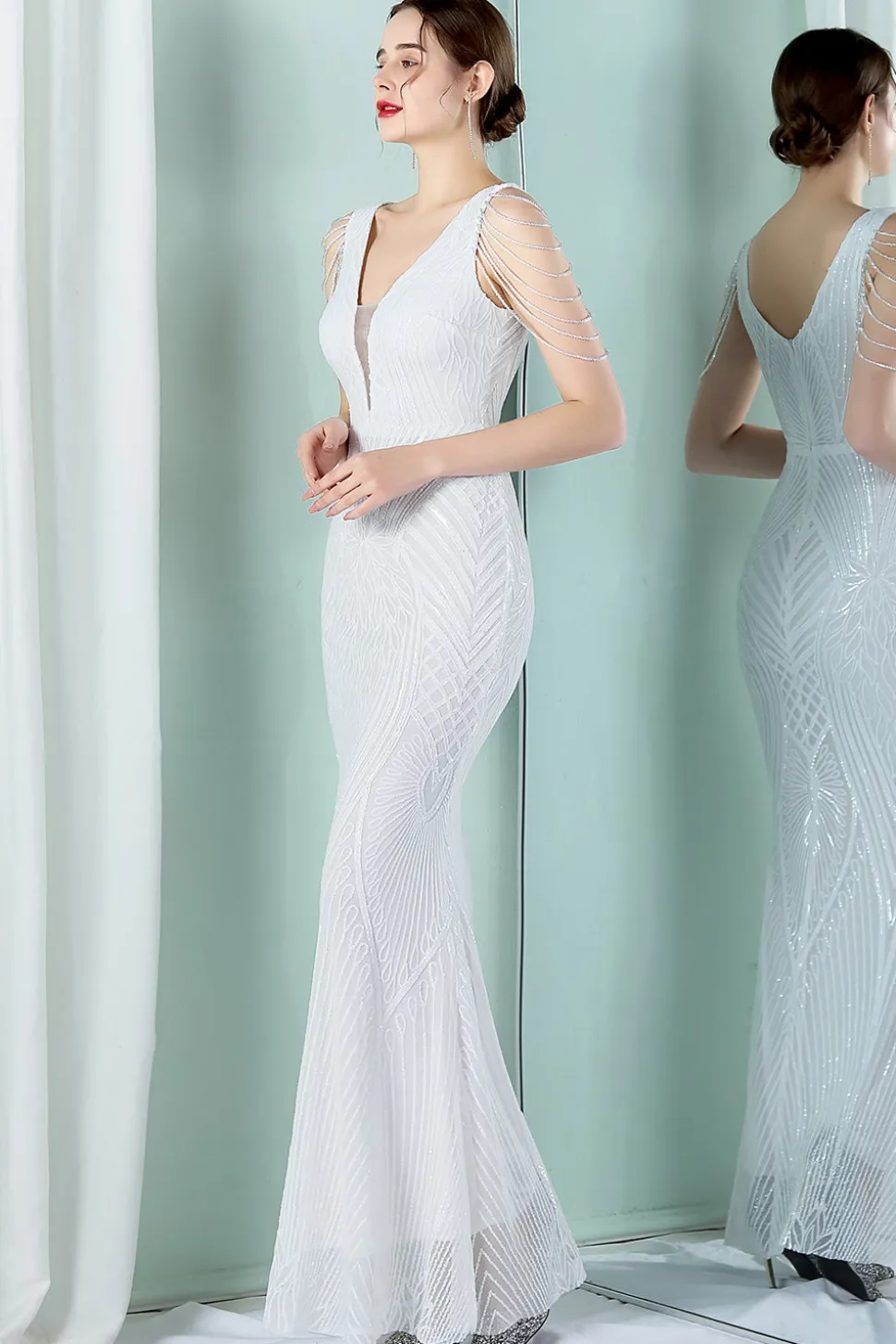 Vestido de noite de sereia de pescoço profundo v branco