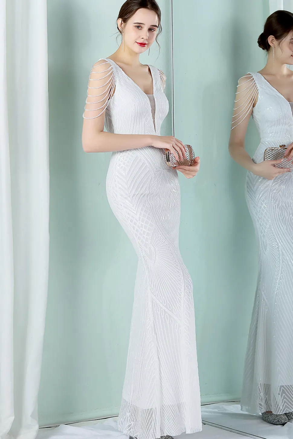 Vestido de noite de sereia de pescoço profundo v branco