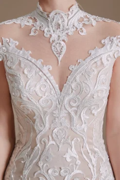 Vestido de noiva aberto de renda branca de sereia