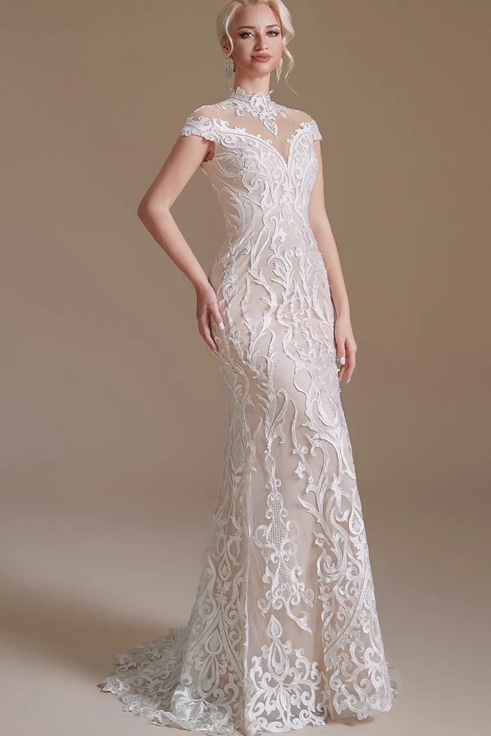 Vestido de noiva aberto de renda branca de sereia