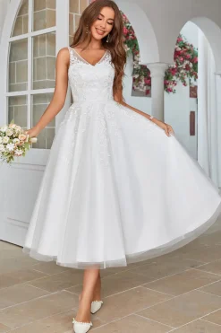 Vestido de noiva branco de tule de bezerro médio com renda