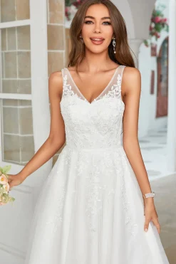 Vestido de noiva branco de tule de bezerro médio com renda