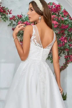 Vestido de noiva branco de tule de bezerro médio com renda