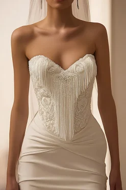 Vestido de Noiva Curto Bodycon em Cetim Marfim com franjas