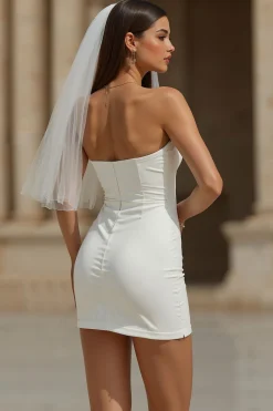 Vestido de Noiva Curto Branco Bodycon Simples