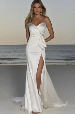 Vestido de noiva de cetim ruchado da bainha de marfim com fenda