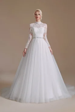 Vestido de noiva de manga comprida de pescoço alto branco com renda
