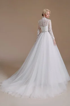 Vestido de noiva de manga comprida de pescoço alto branco com renda