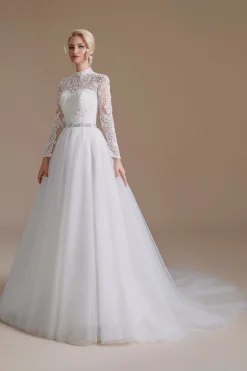 Vestido de noiva de manga comprida de pescoço alto branco com renda