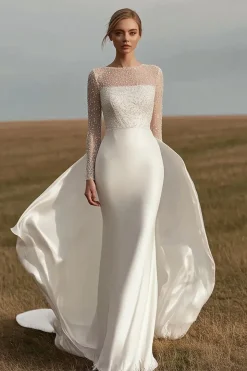 Vestido de noiva de mangas compridas de cetim de marfim com missangas
