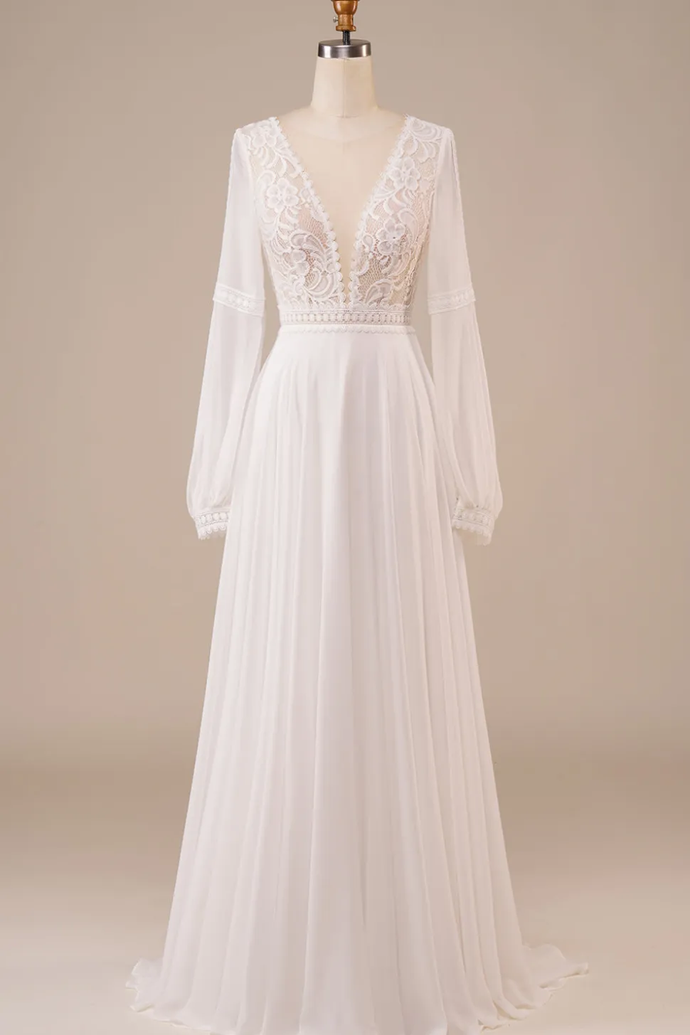 Vestido de noiva de marfim de mangas compridas com renda