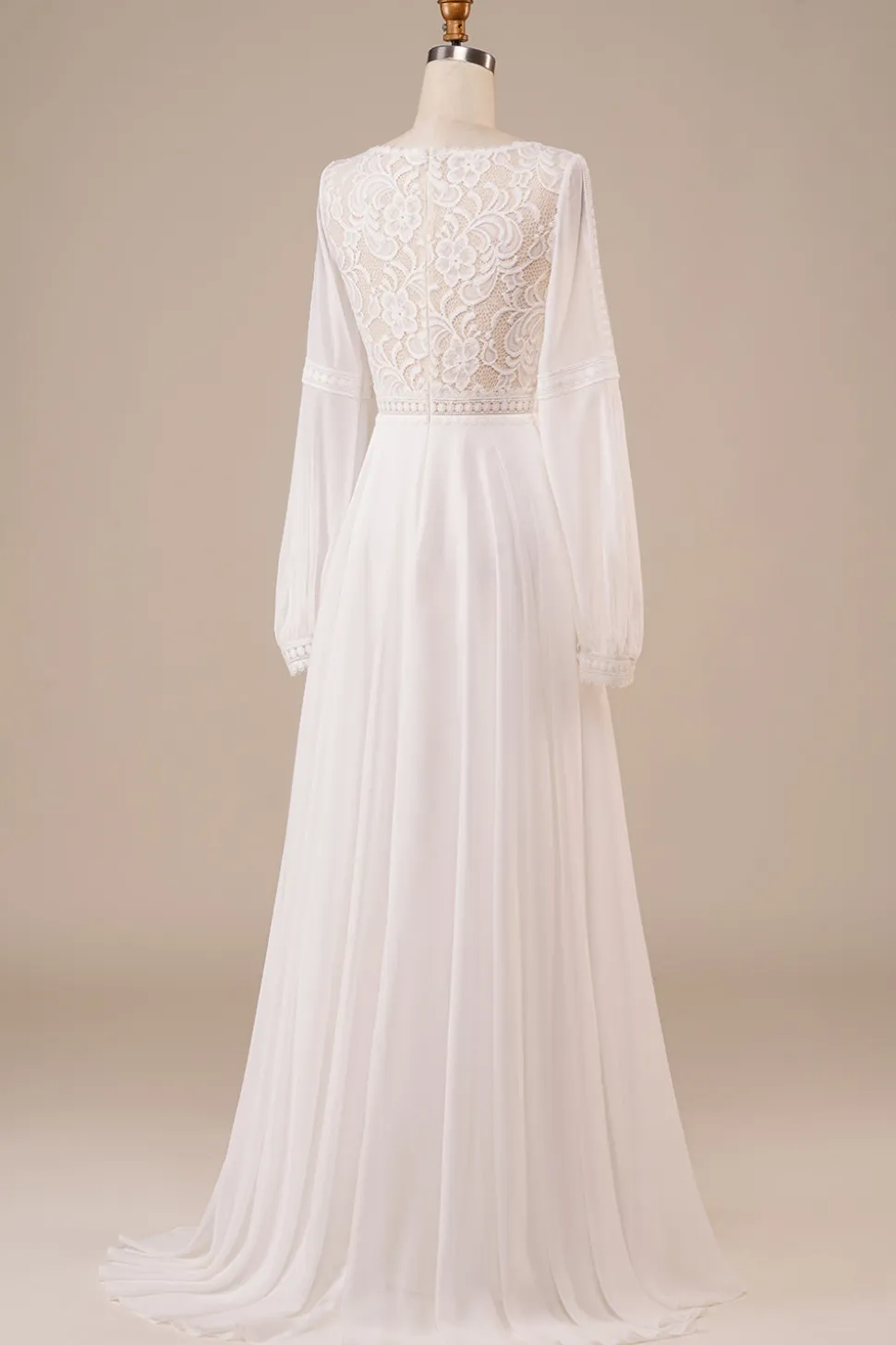 Vestido de noiva de marfim de mangas compridas com renda