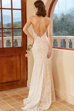 Vestido de noiva de renda branca de sereia halter branco com varrimento trem