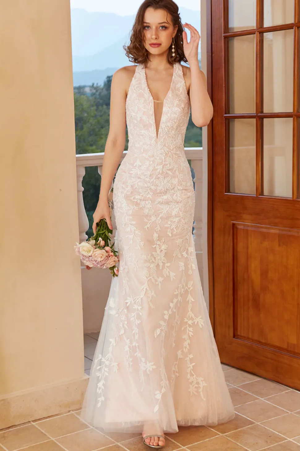 Vestido de noiva de renda branca de pescoço de sereia profunda v com apliques