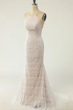 Vestido de noiva de renda branca de sereia halter branco com varrimento trem