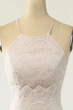 Vestido de noiva de renda branca de sereia halter branco com varrimento trem
