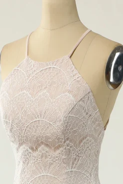 Vestido de noiva de renda branca de sereia halter branco com varrimento trem